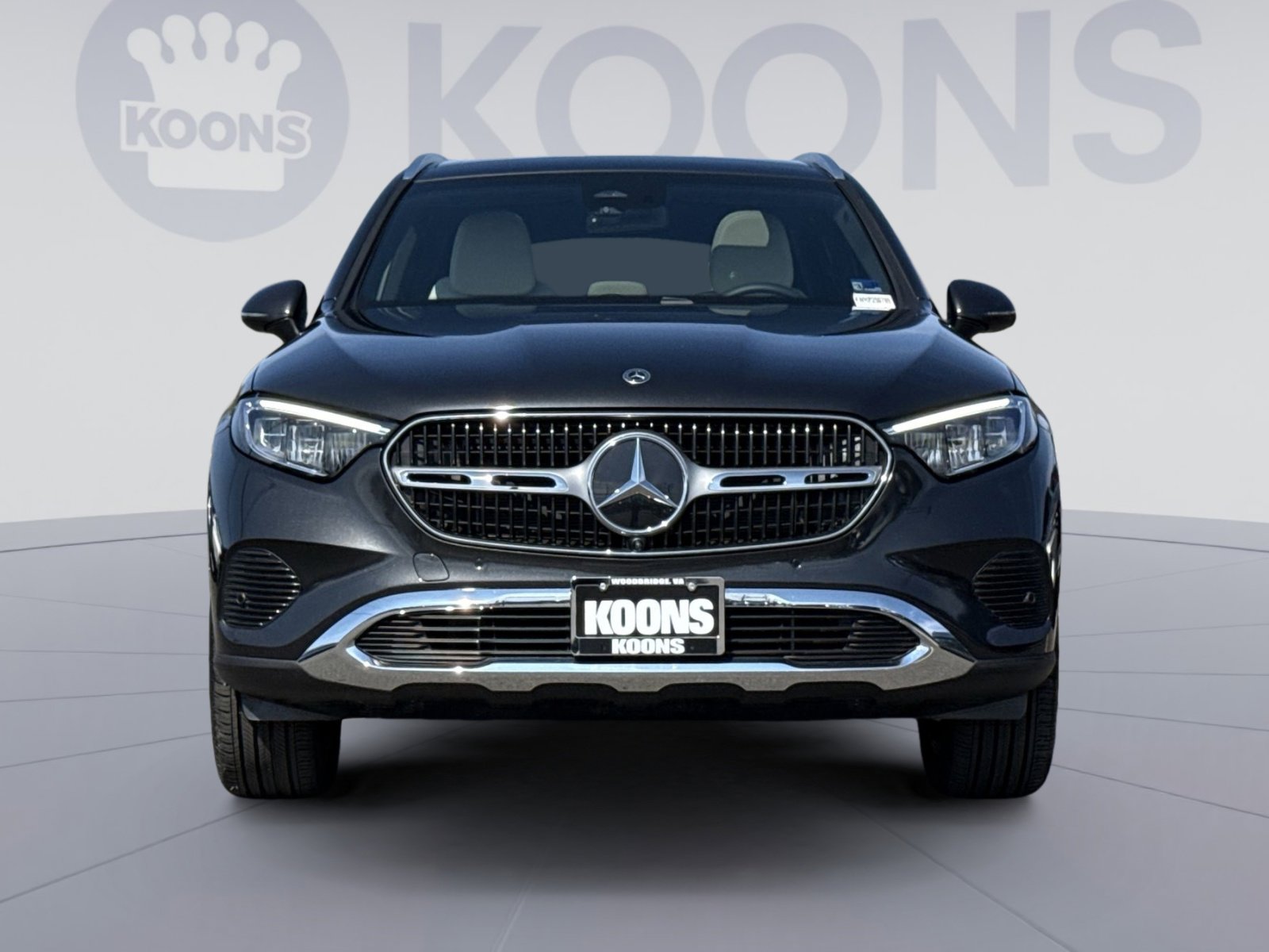 Used 2025 Mercedes-Benz GLC 300 4MATIC image 11