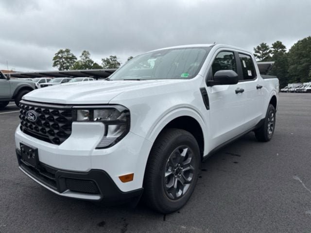 Used 2025 Ford Maverick XLT FWD image 1