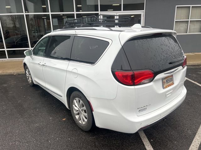 Used 2018 Chrysler Pacifica Touring-L image 12