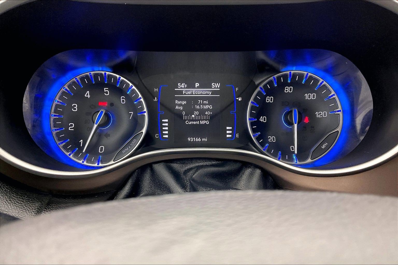 Used 2020 Chrysler Voyager Lxi image 22