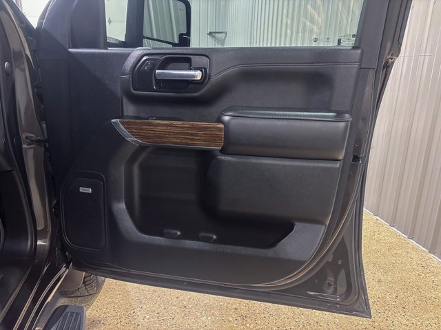 Used 2021 Chevrolet Silverado 3500 High Country image 27