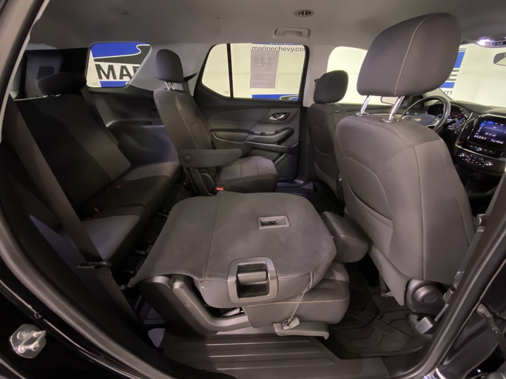 Used 2021 Chevrolet Traverse LT FWD image 32