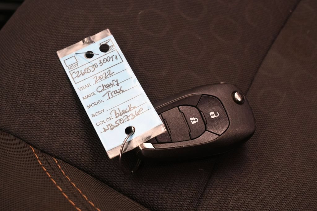 Used 2022 Chevrolet Trax LS AWD/4WD image 25