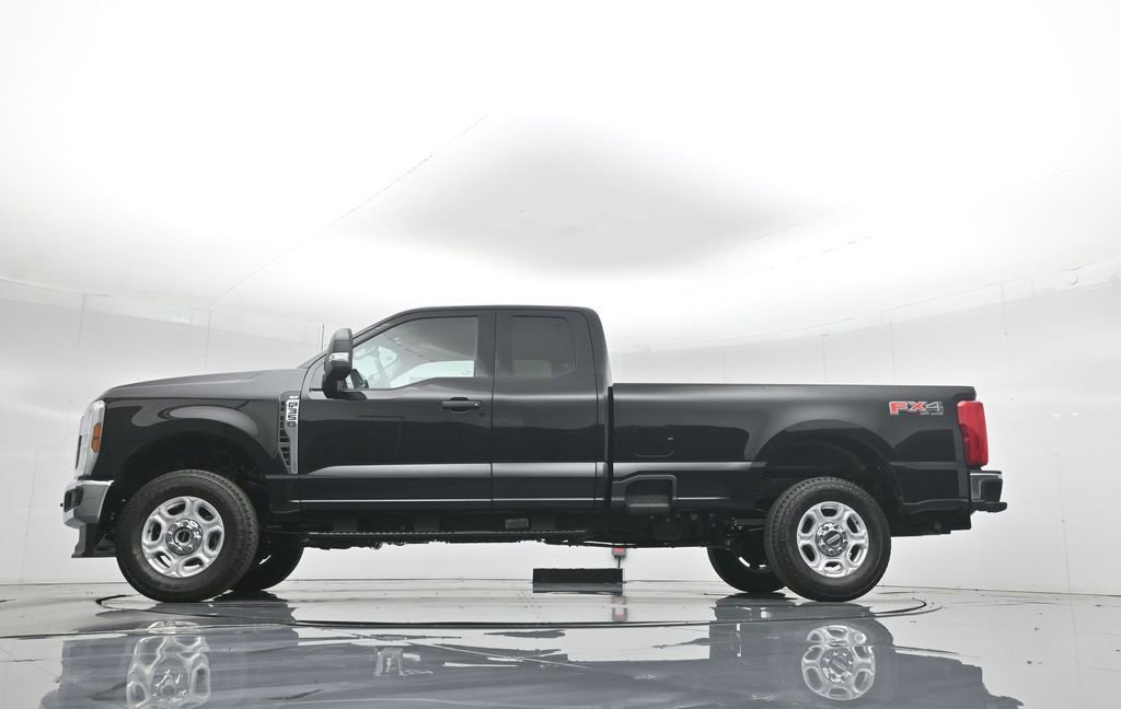 New 2026 Ford F350 XLT w/ FX4 Off-Road Package AWD/4WD image 7