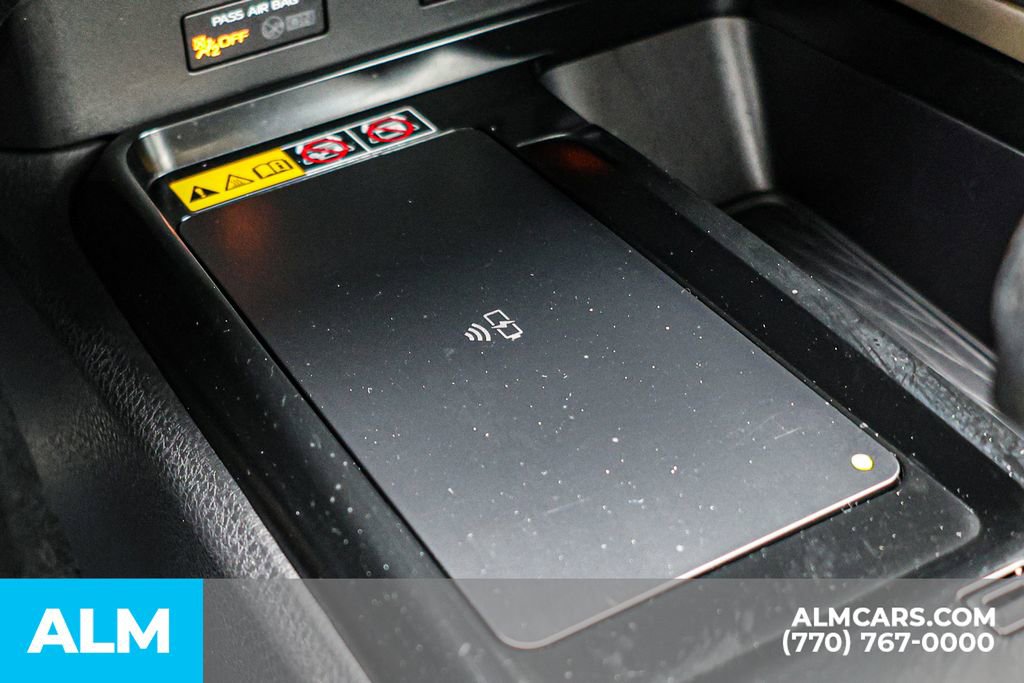 Used 2025 Toyota Camry LE image 43