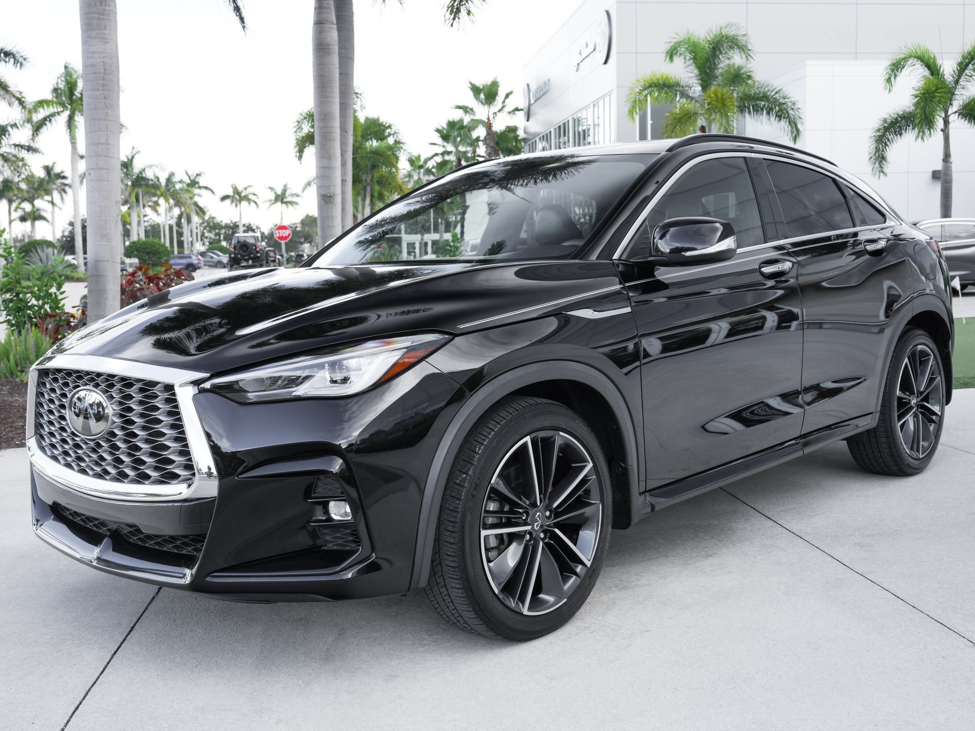 Used 2023 INFINITI QX55 Luxe w/ Cargo Package AWD/4WD image 6