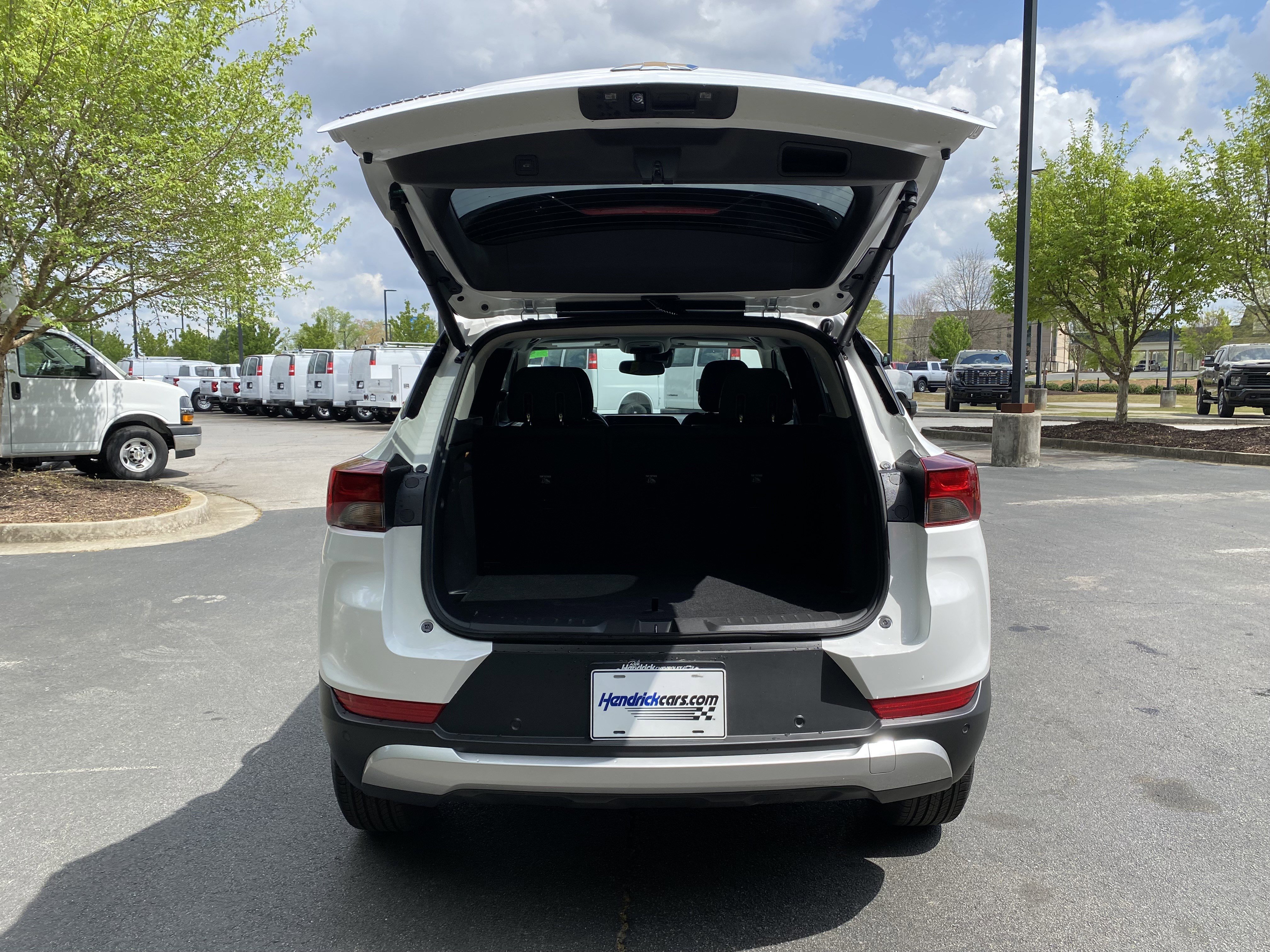 Used 2026 Chevrolet TrailBlazer LT w/ Convenience Package FWD image 11