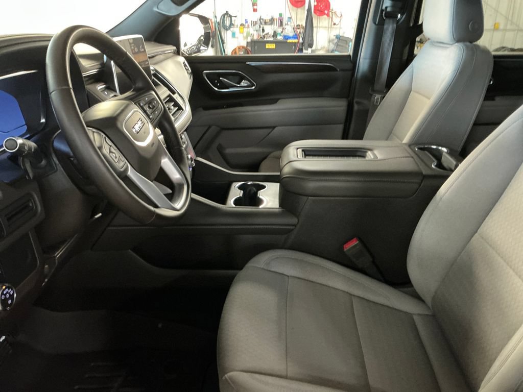Used 2023 GMC Yukon XL SLE AWD/4WD image 13