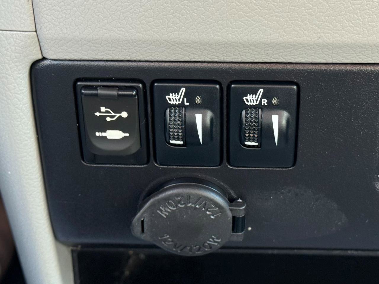 Used 2017 Toyota Sienna XLE w/ XLE Navigation Package image 14