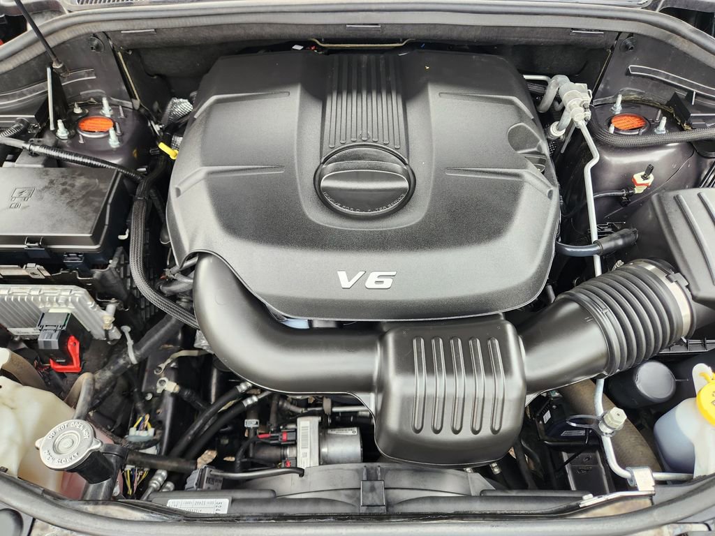 Used 2015 Jeep Grand Cherokee Limited w/ Luxury Group II image 17