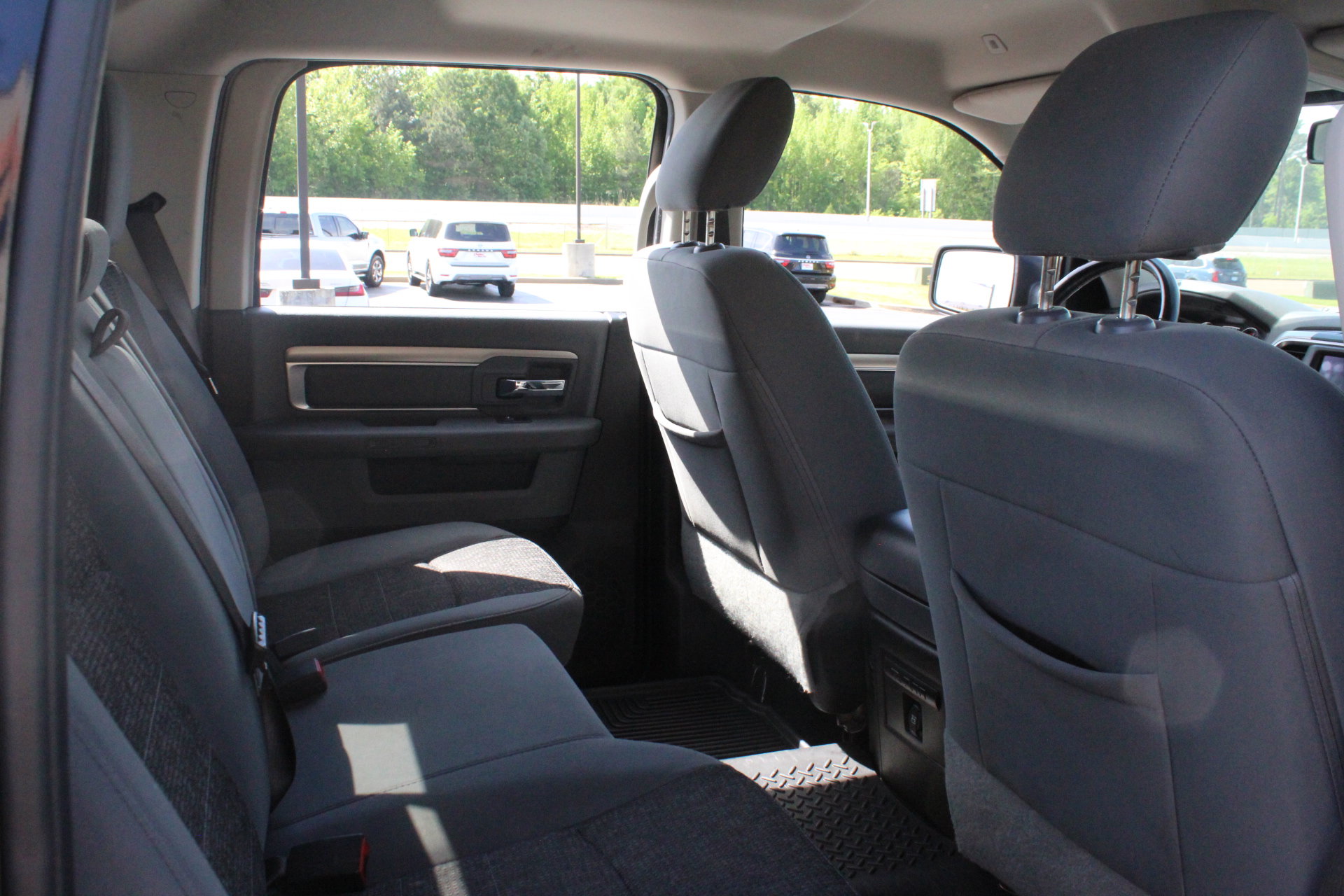 Used 2020 RAM 1500 Classic SLT w/ Luxury Group RWD image 30