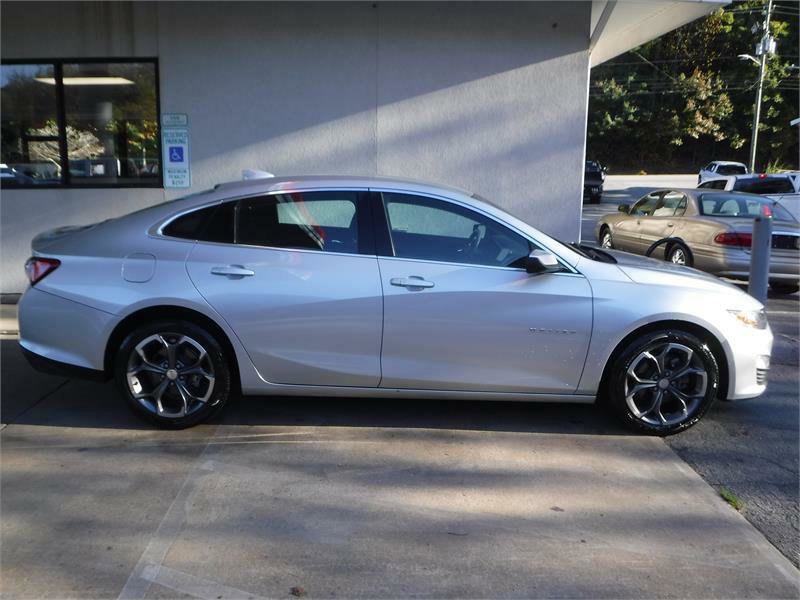 Used 2022 Chevrolet Malibu LT image 2
