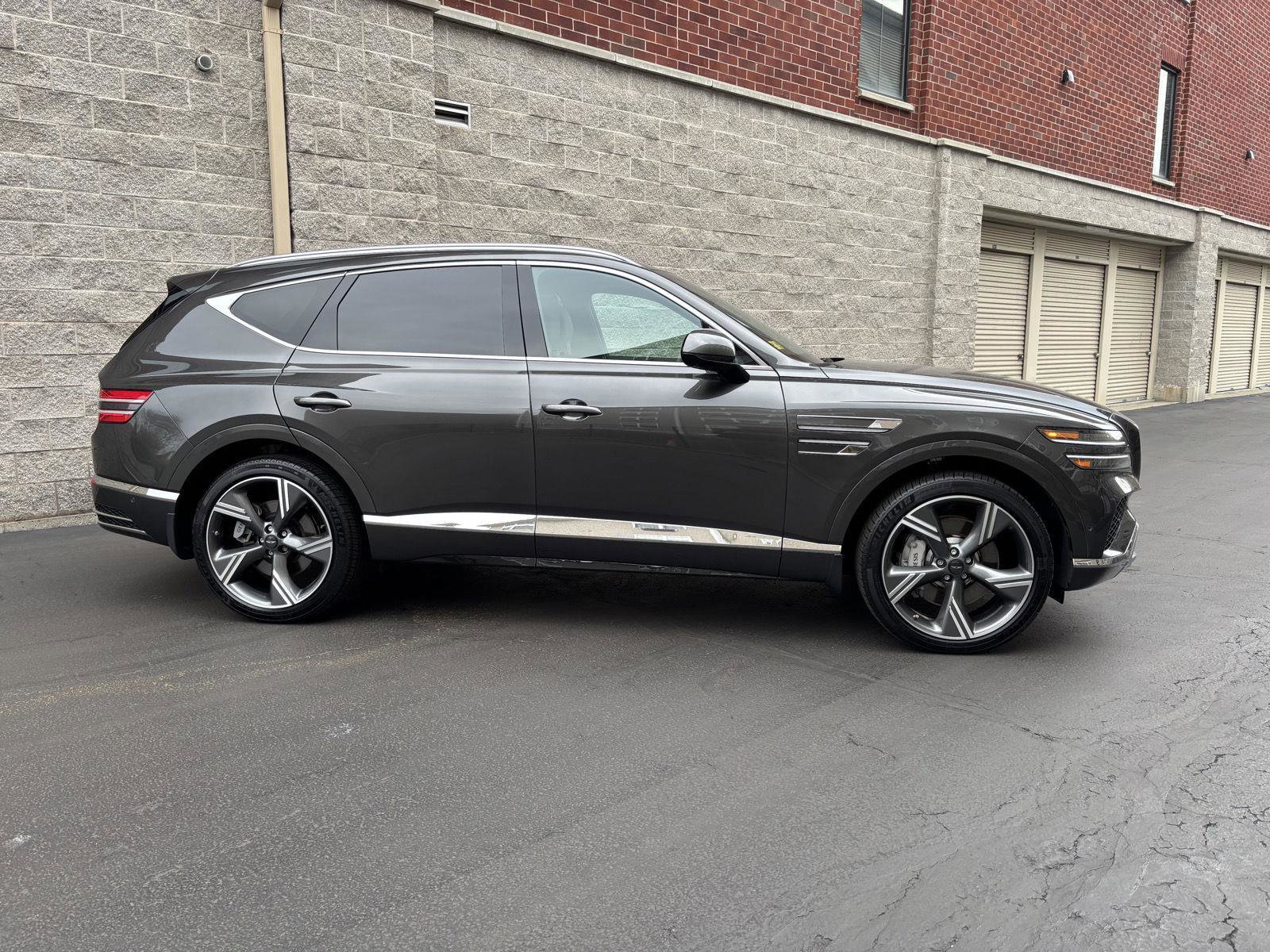 Used 2025 Genesis GV80 3.5T Prestige AWD/4WD image 2