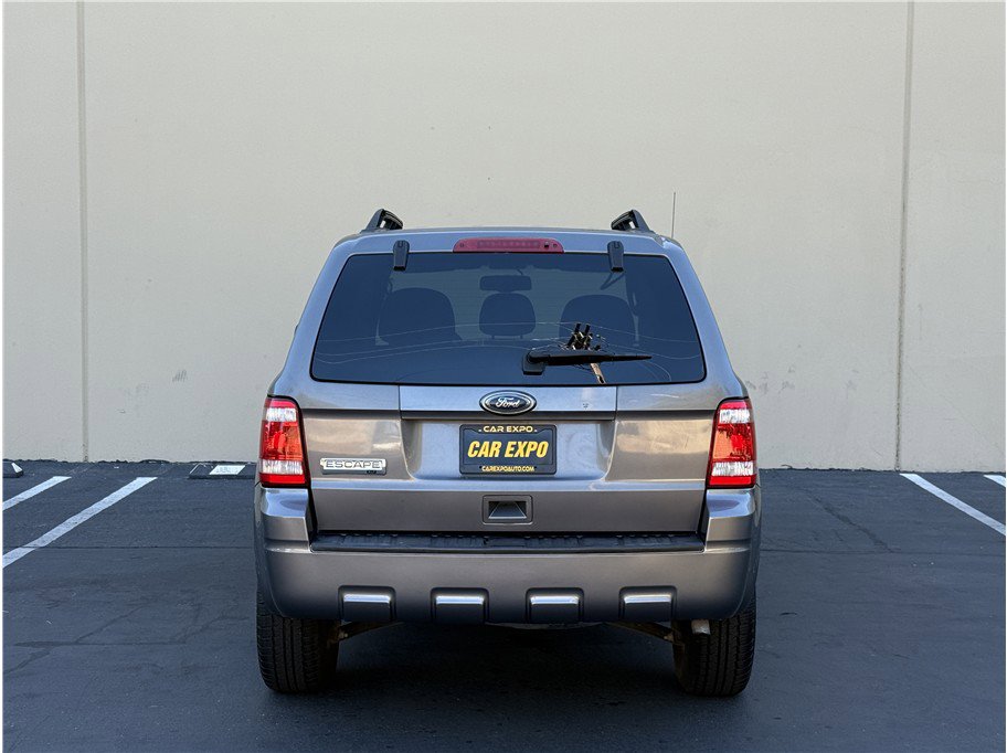 Used 2010 Ford Escape XLT image 4