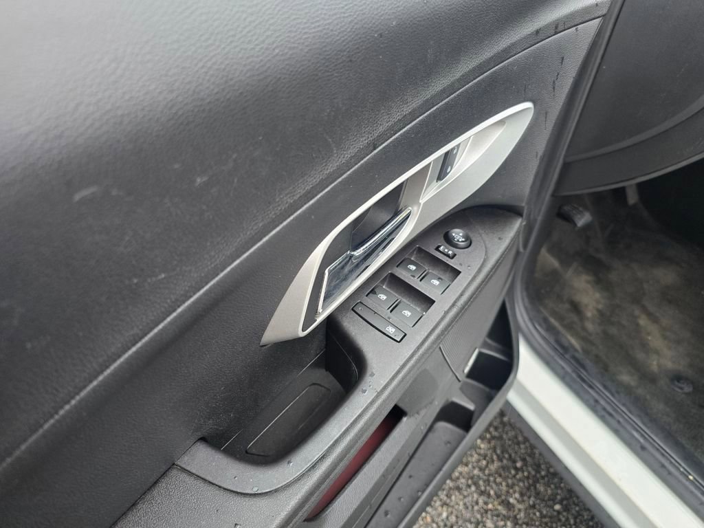 Used 2017 Chevrolet Equinox LT w/ Convenience Package image 22