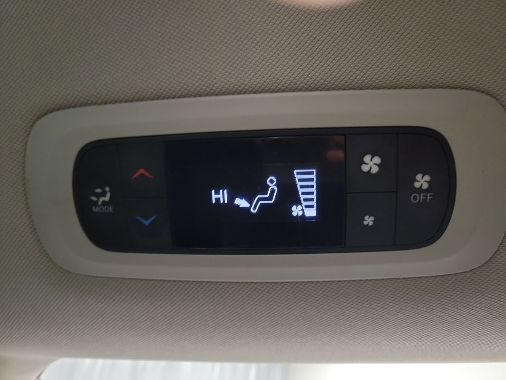 Used 2021 Chrysler Voyager Lxi image 27