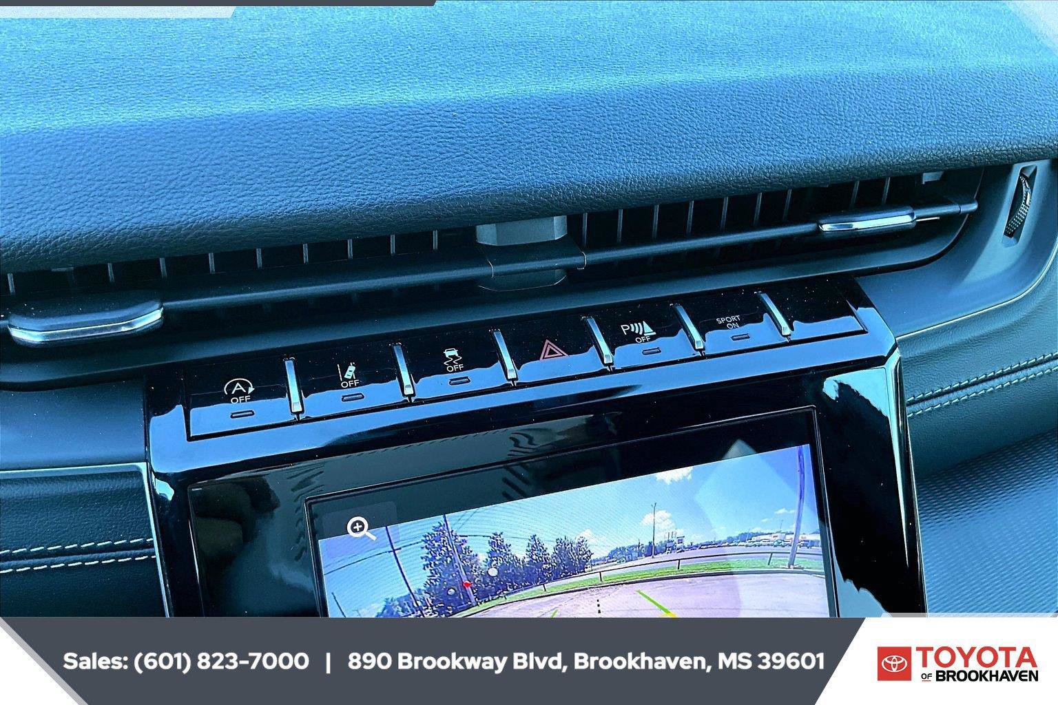 Used 2025 Jeep Grand Cherokee L Altitude RWD image 23