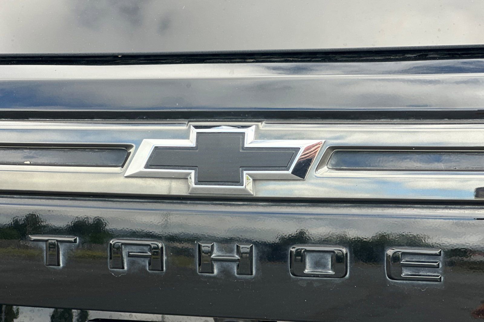 Used 2021 Chevrolet Tahoe Z71 w/ Z71 Off-Road Package AWD/4WD image 50