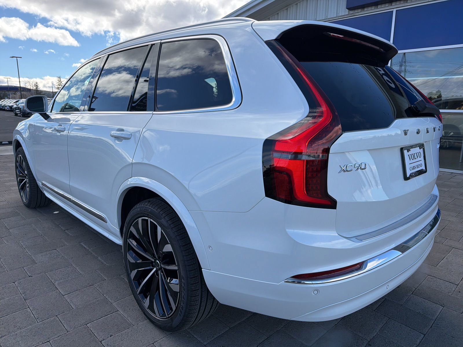 New 2026 Volvo XC90 T8 Ultra w/ Lounge Package image 4