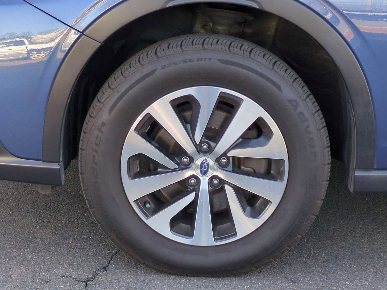 Used 2021 Subaru Outback Premium image 14