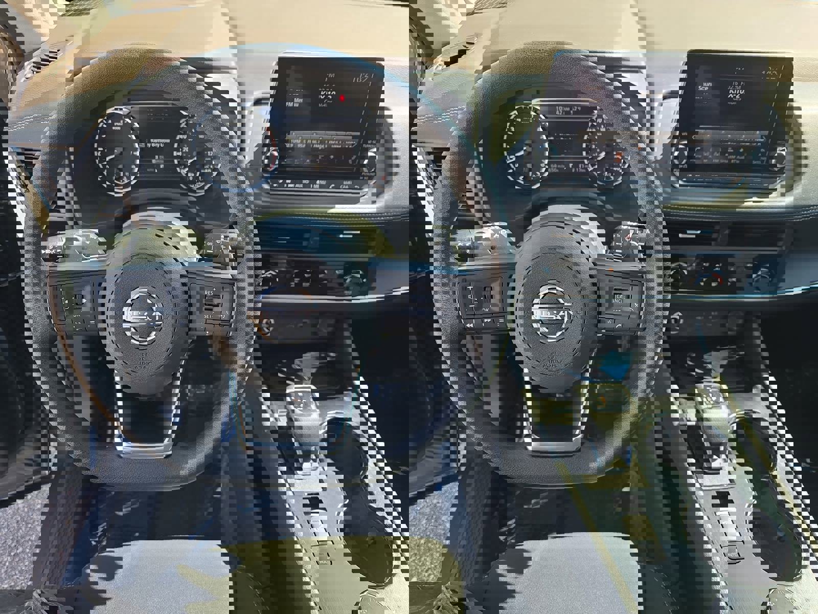 Used 2023 Nissan Rogue S image 18