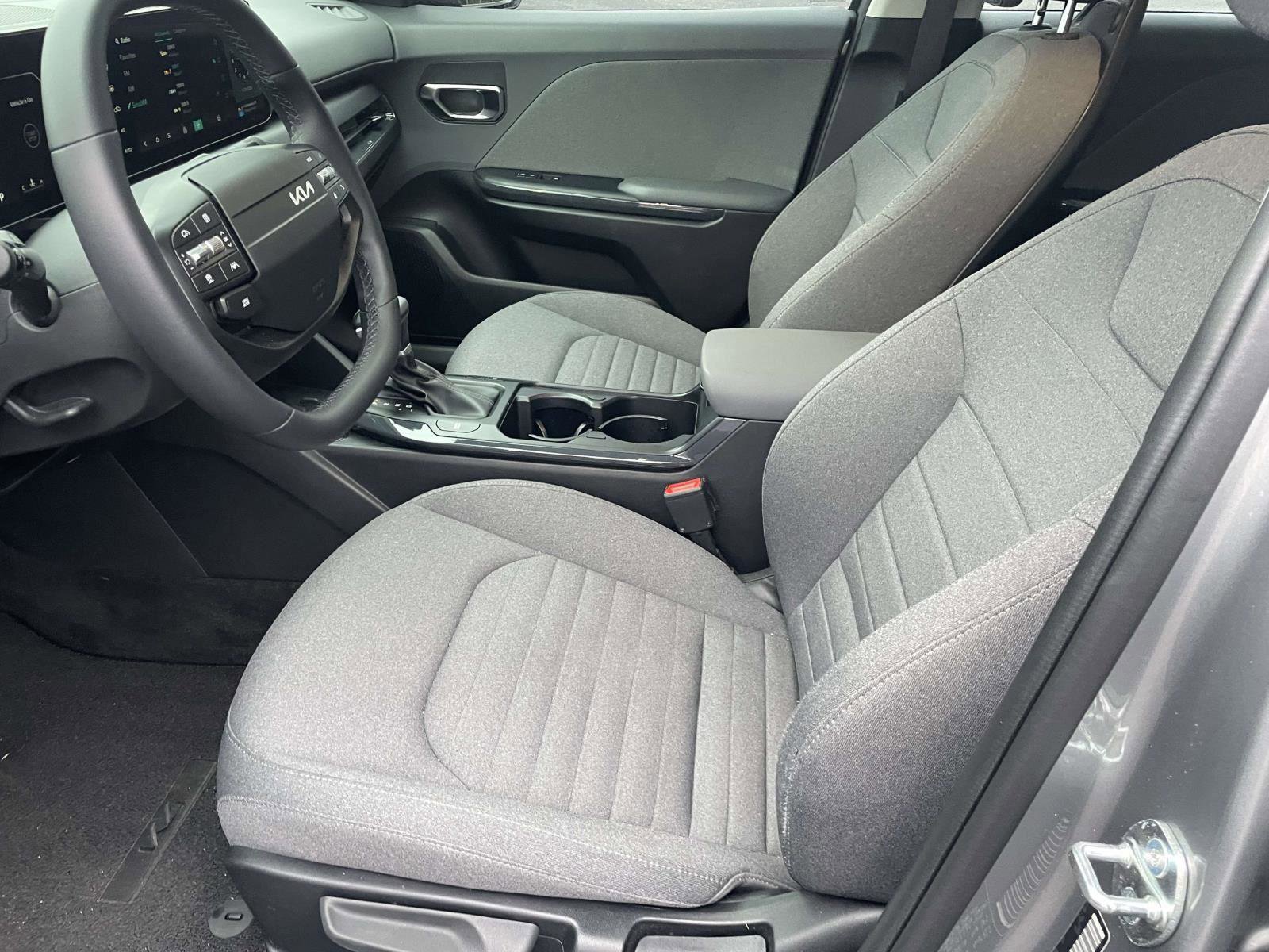 Used 2025 Kia K4 EX image 9