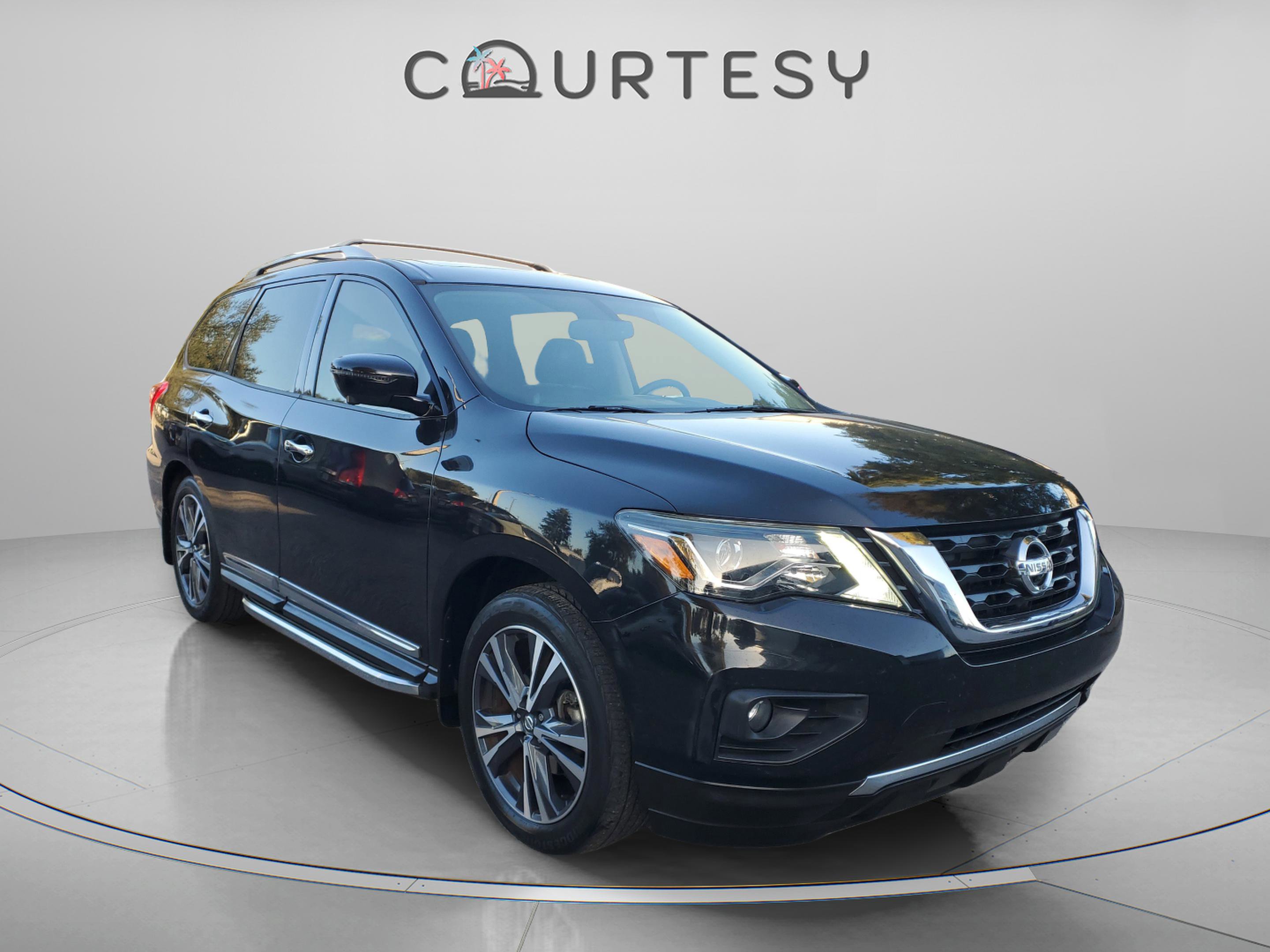 Used 2020 Nissan Pathfinder Platinum image 5