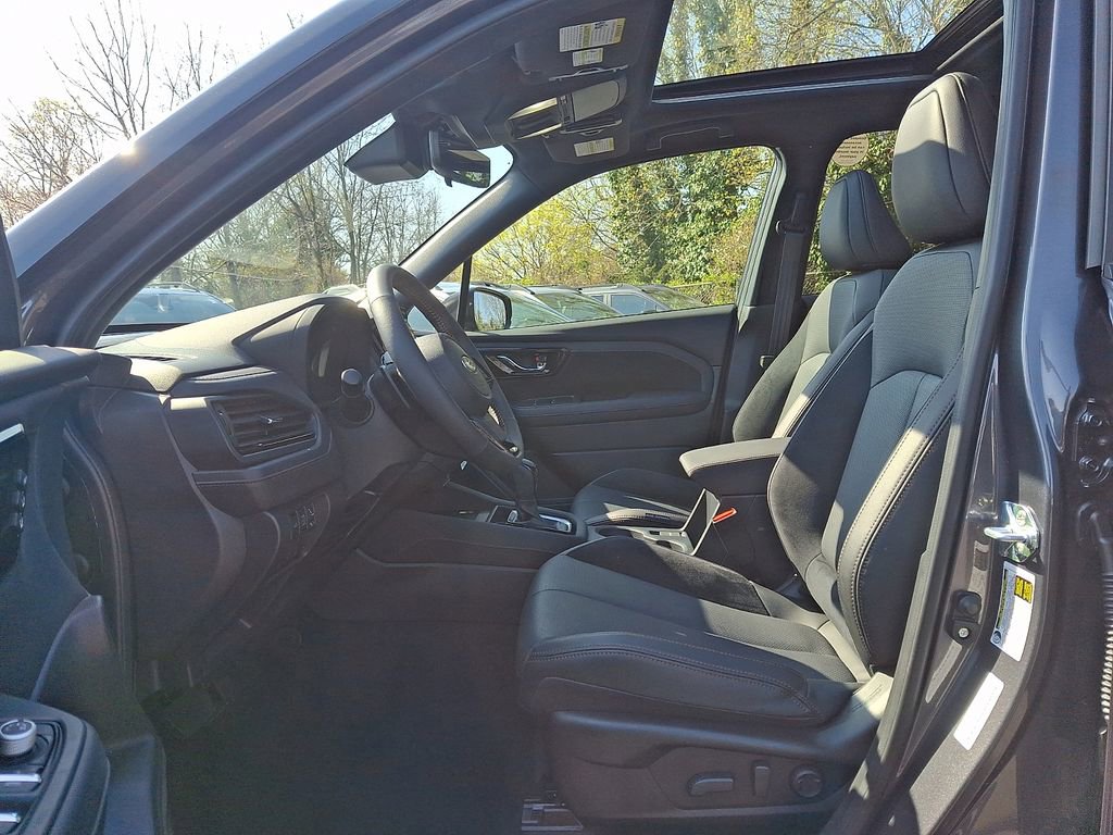 Used 2025 Subaru Forester Touring image 13