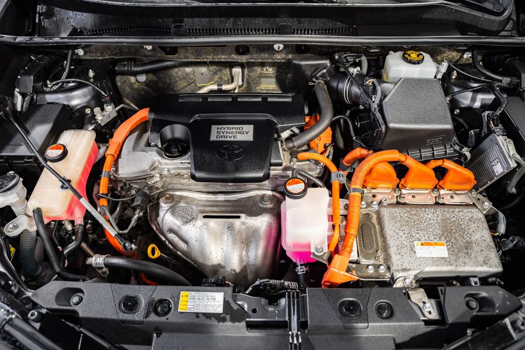 Used 2016 Toyota RAV4 Limited w/ Advanced Technology Package image 18