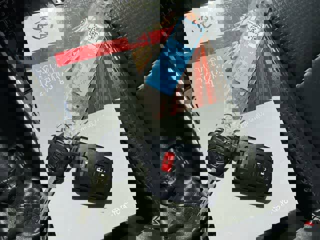 Used 2018 Toyota Tacoma Limited image 29