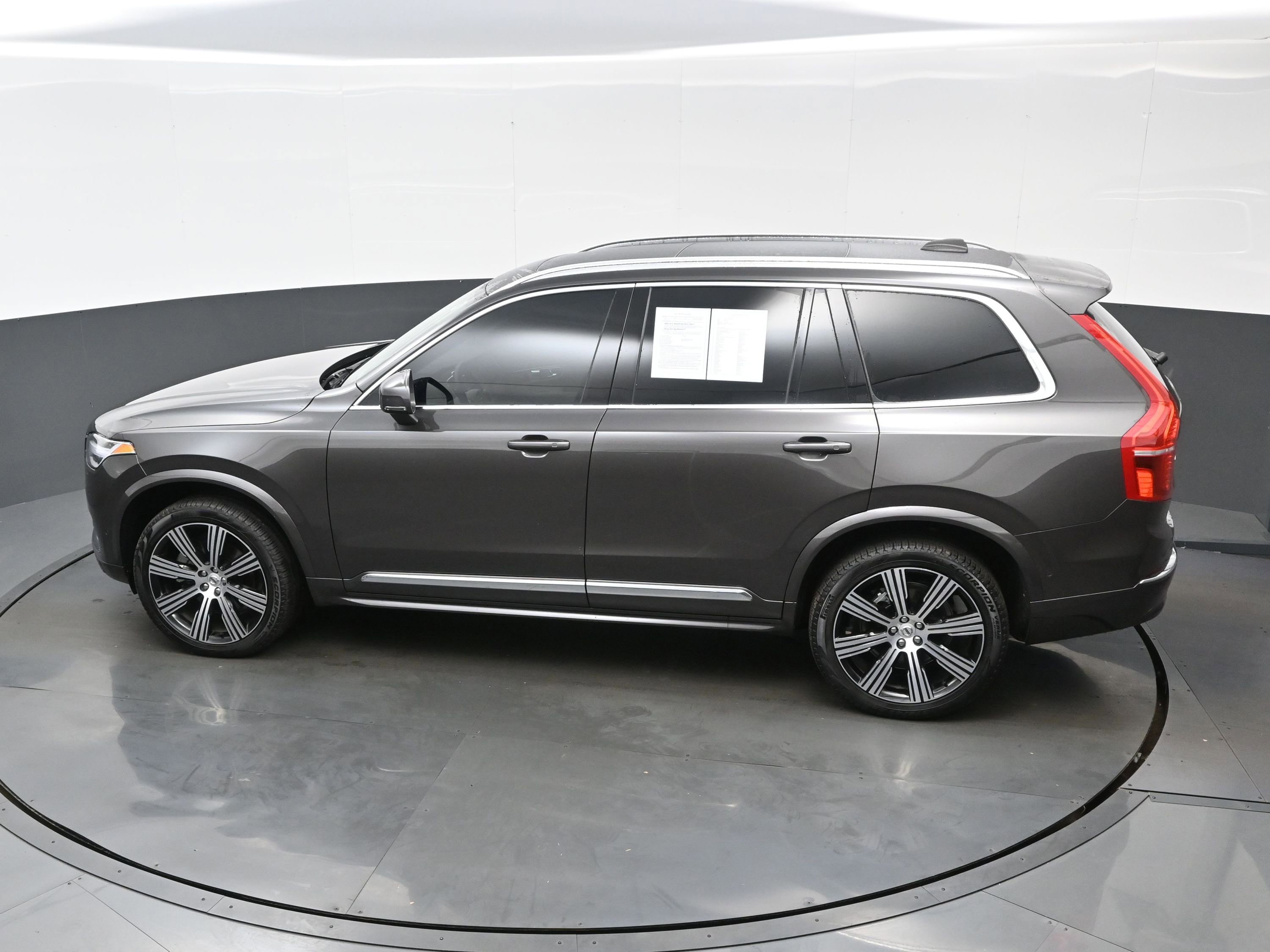 Used 2025 Volvo XC90 B6 Ultra w/ Protection Package image 38