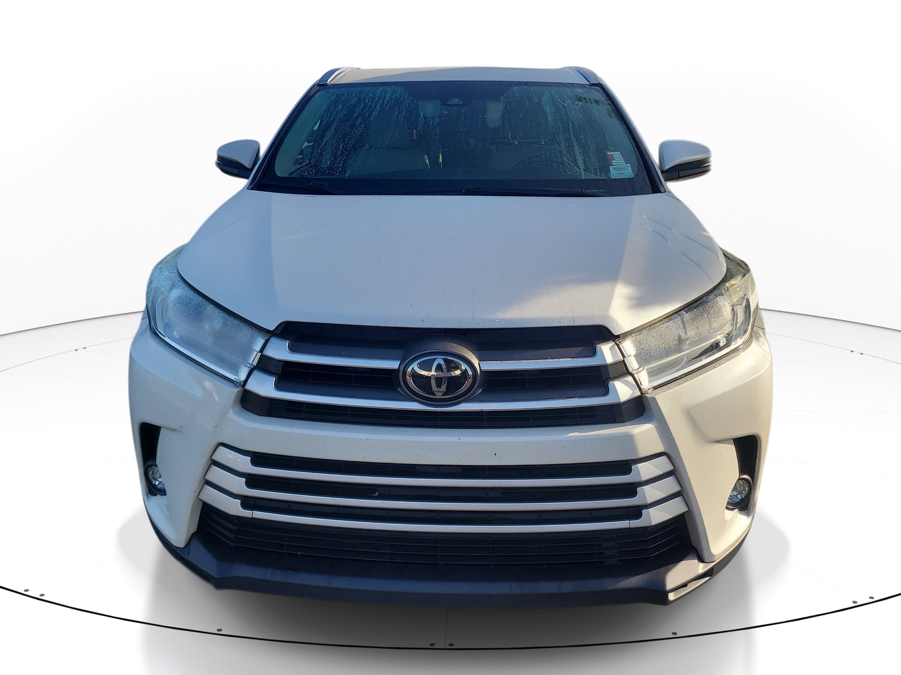 Used 2018 Toyota Highlander XLE FWD image 2