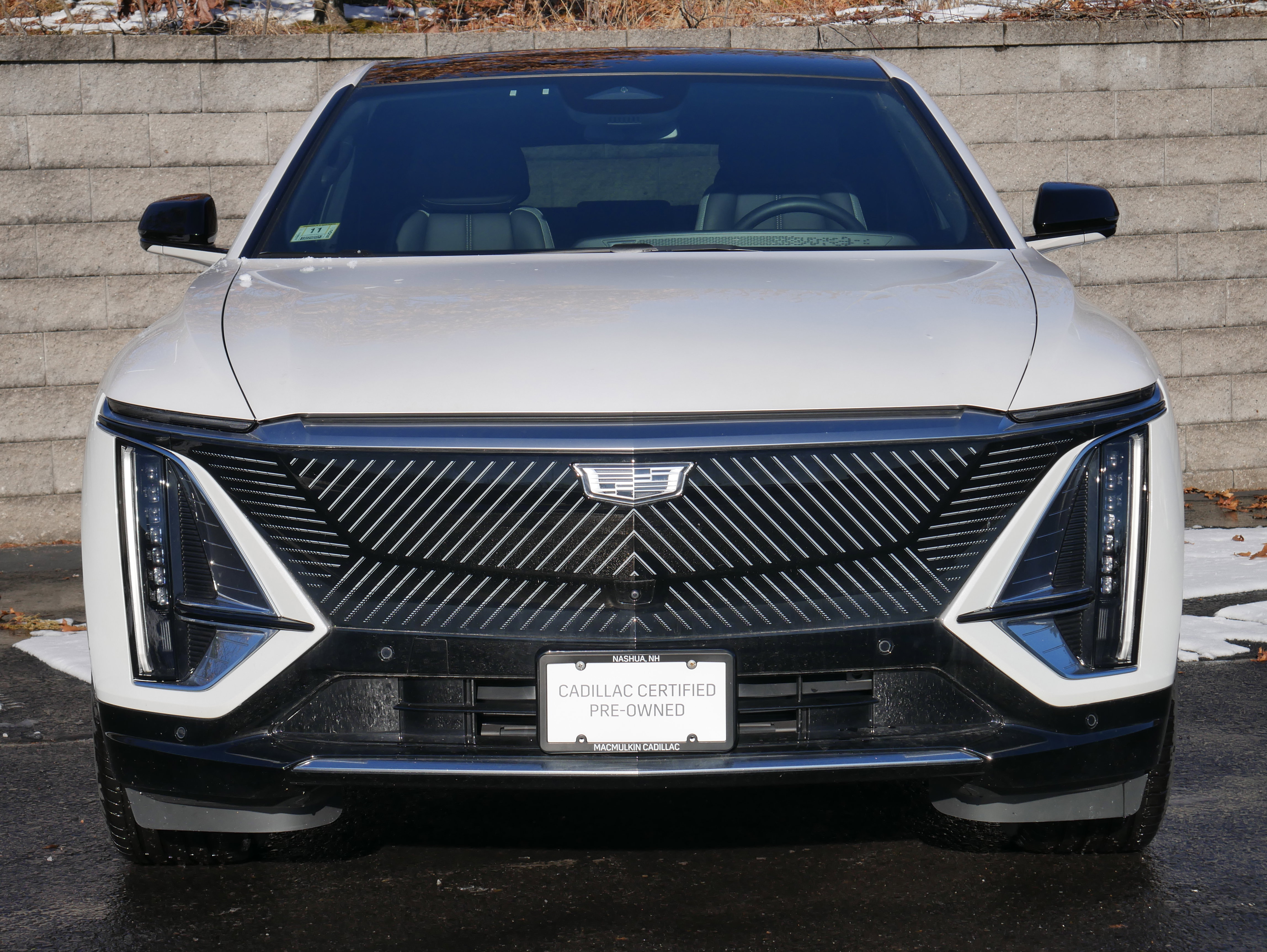 Certified 2024 Cadillac Lyriq Tech w/ Driver Assist Package image 2