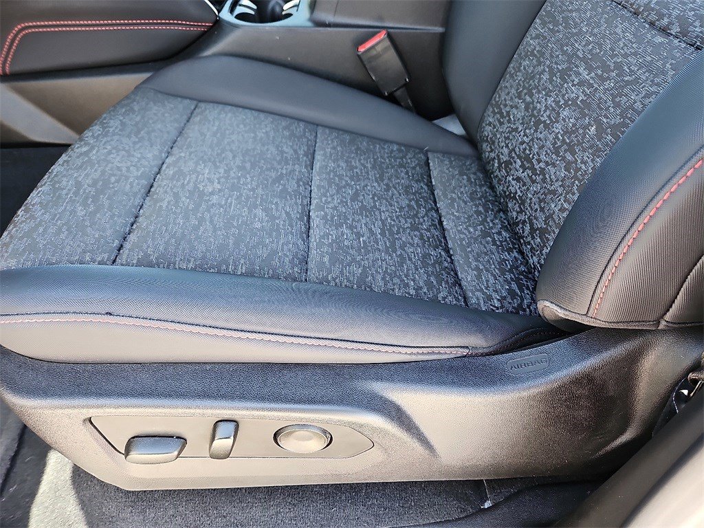 Used 2023 Chevrolet Colorado Z71 w/ Z71 Convenience Package 2 image 22