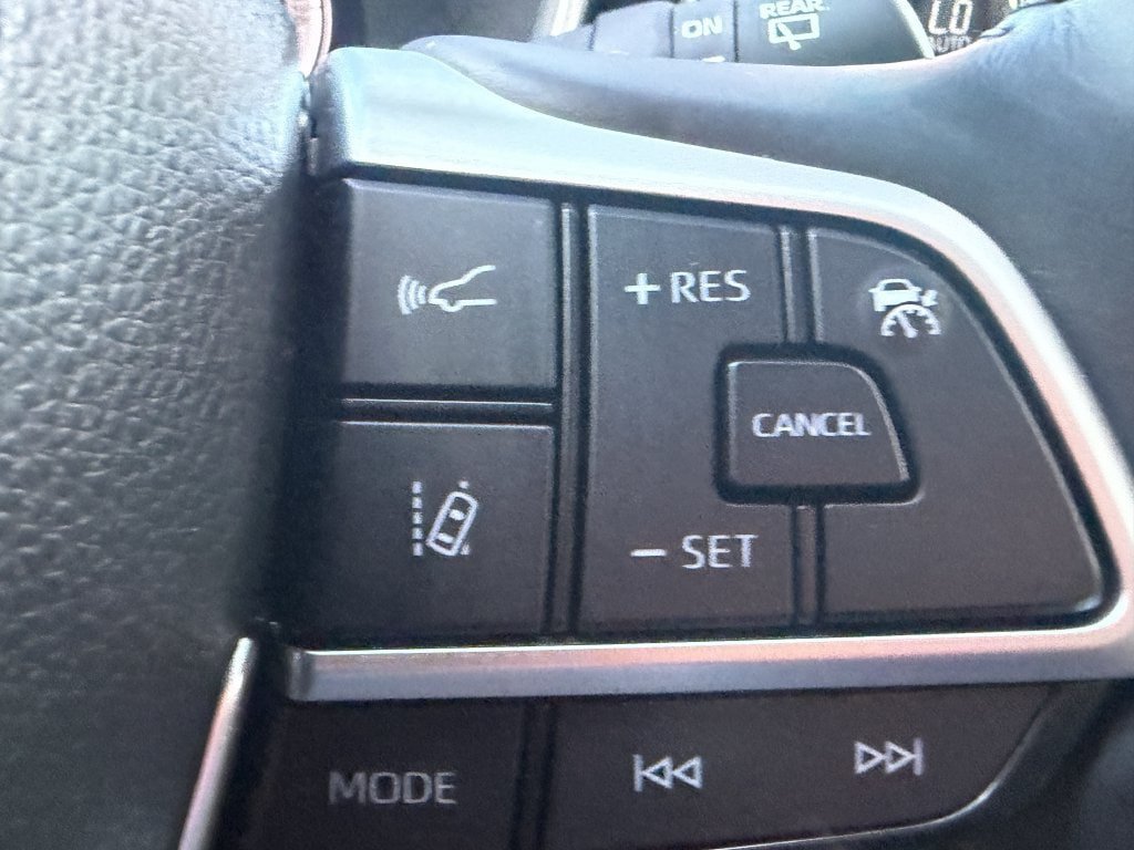 Used 2023 Toyota Highlander Limited FWD image 36