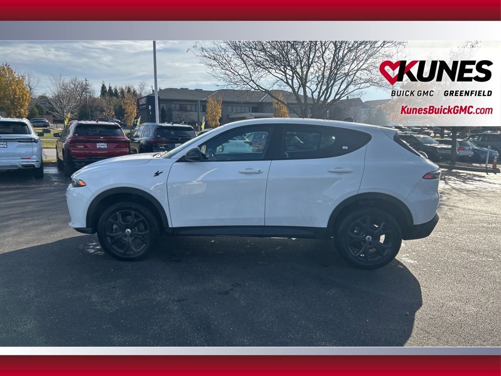 Used 2024 Dodge Hornet GT w/ GT Blacktop Package image 9