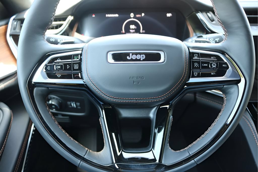 New 2026 Jeep Grand Cherokee Summit w/ Obsidian Package AWD/4WD image 22