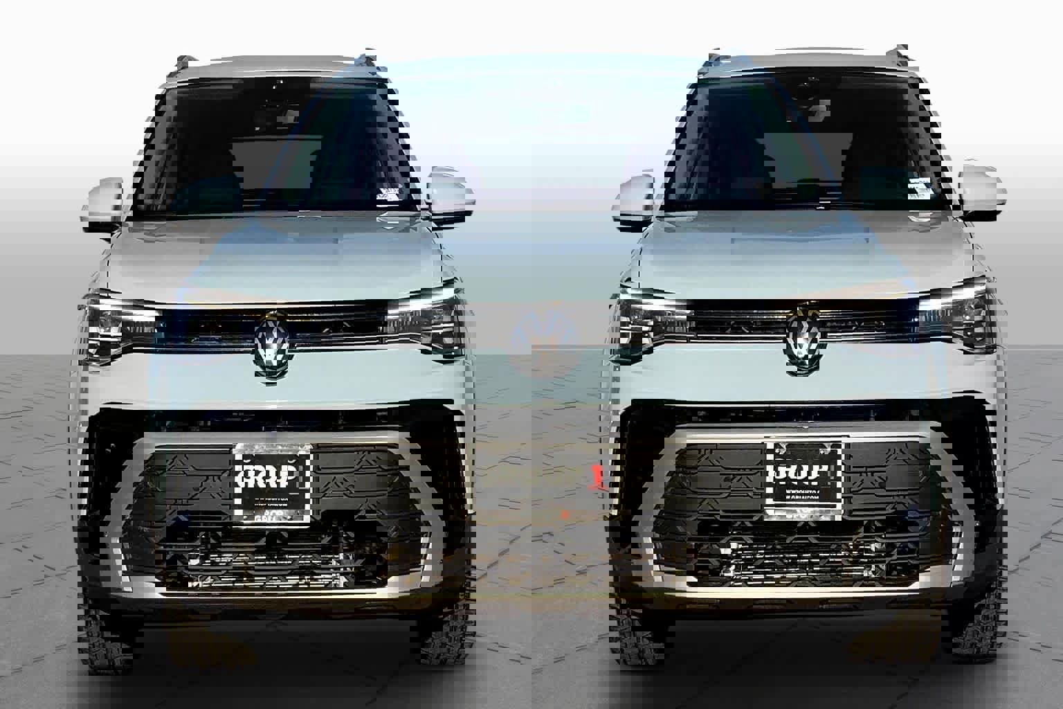 Used 2025 Volkswagen Taos SE FWD image 4