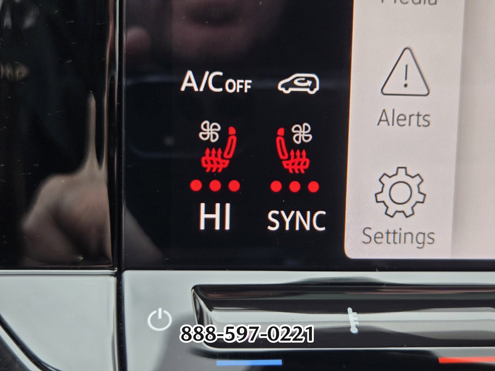 Certified 2025 Volkswagen Atlas Peak Edition SE image 24