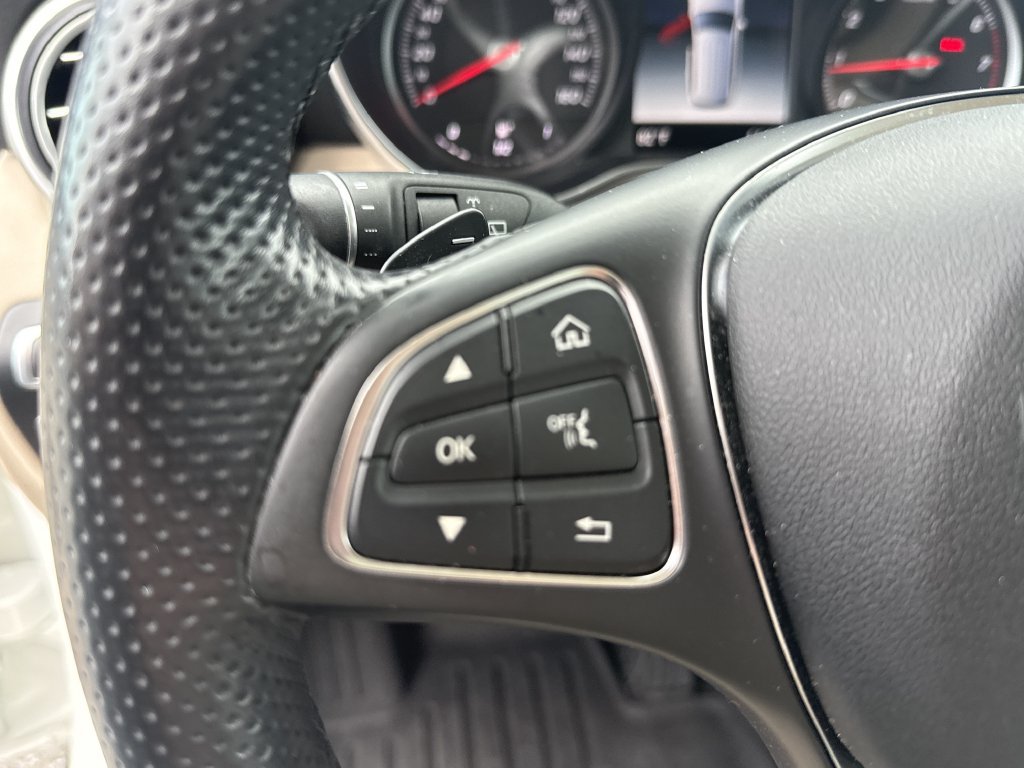 Used 2018 Mercedes-Benz GLC 300 4MATIC image 21