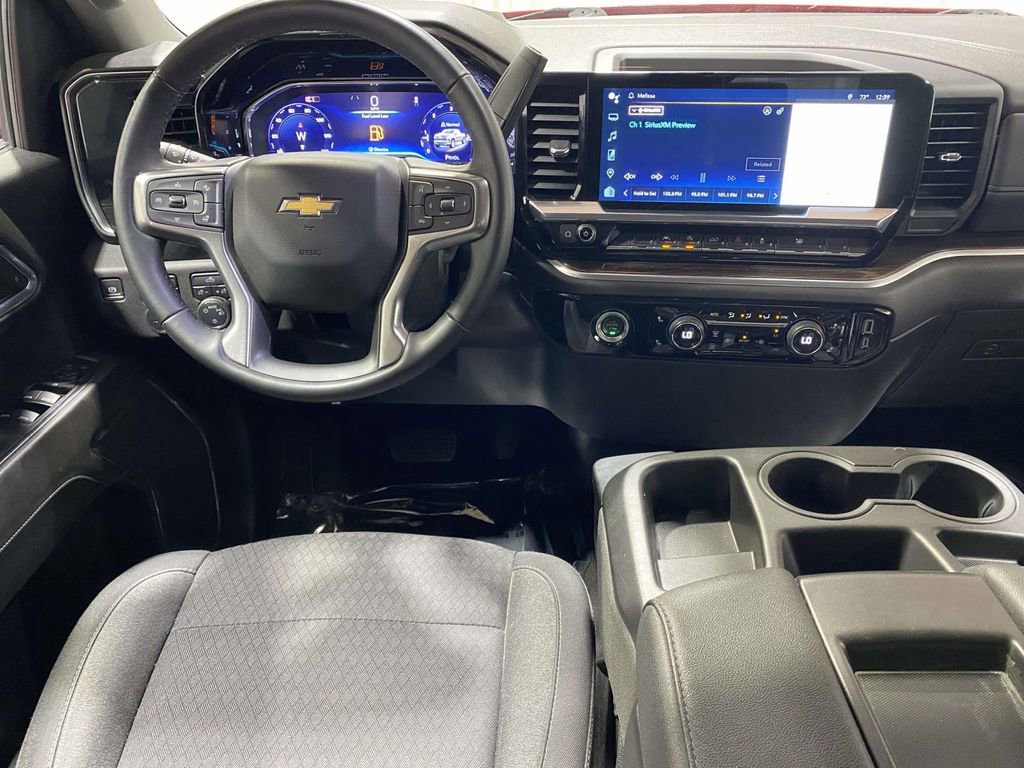 Used 2024 Chevrolet Silverado 1500 LT image 11