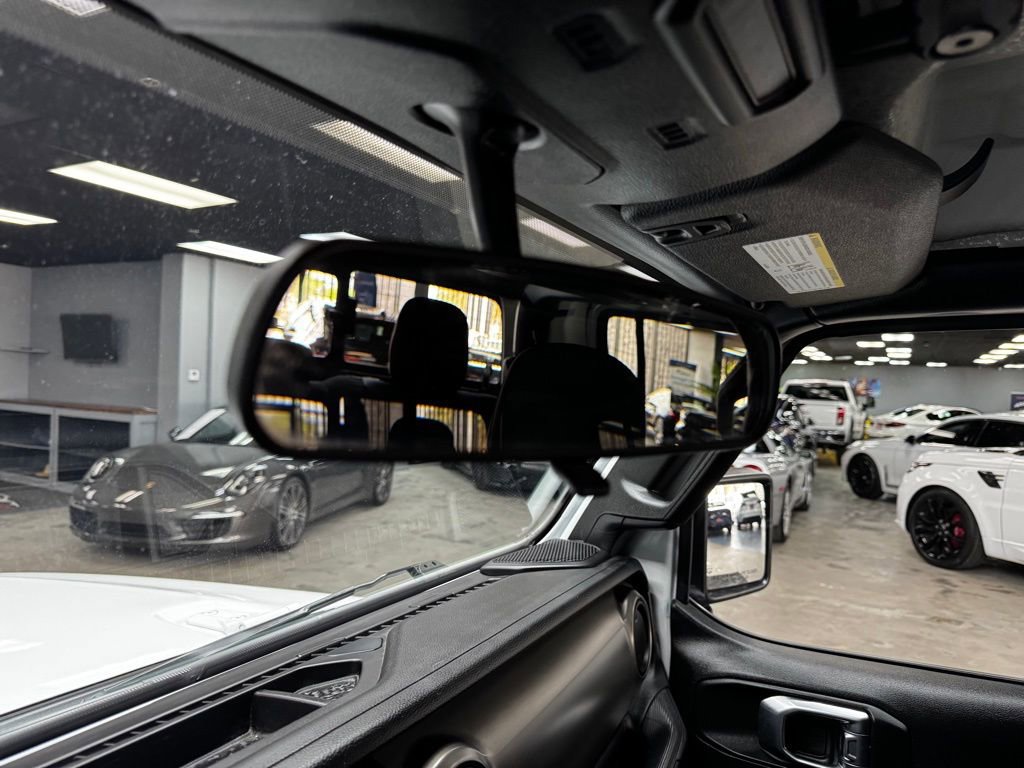 Used 2022 Jeep Gladiator Willys image 28