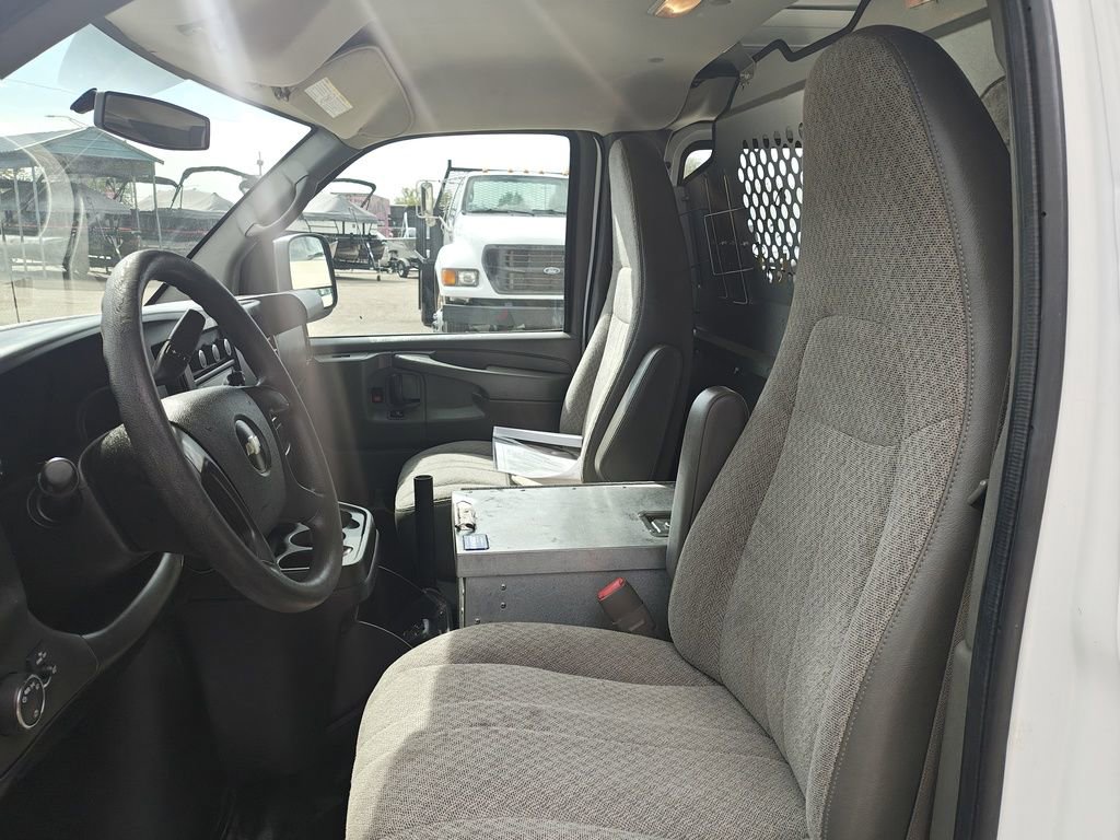 Used 2014 Chevrolet Express 2500 image 10