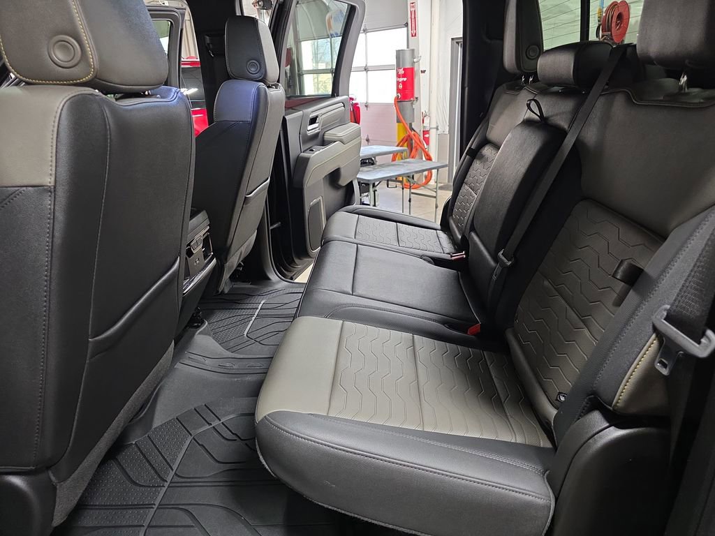 Used 2025 Chevrolet Silverado 2500 ZR2 w/ Technology Package image 13