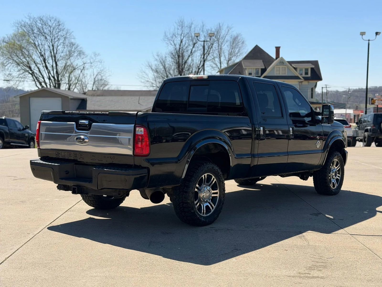 Used 2016 Ford F250 Platinum w/ FX4 Off-Road Package AWD/4WD image 2