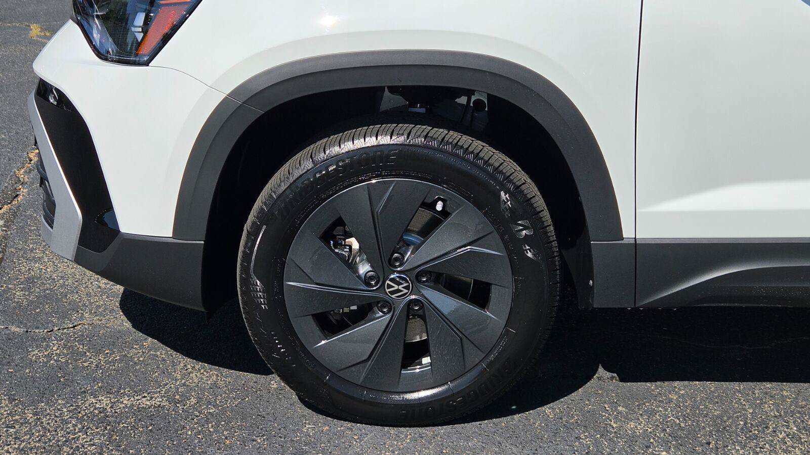 New 2027 Volkswagen Taos S FWD image 15
