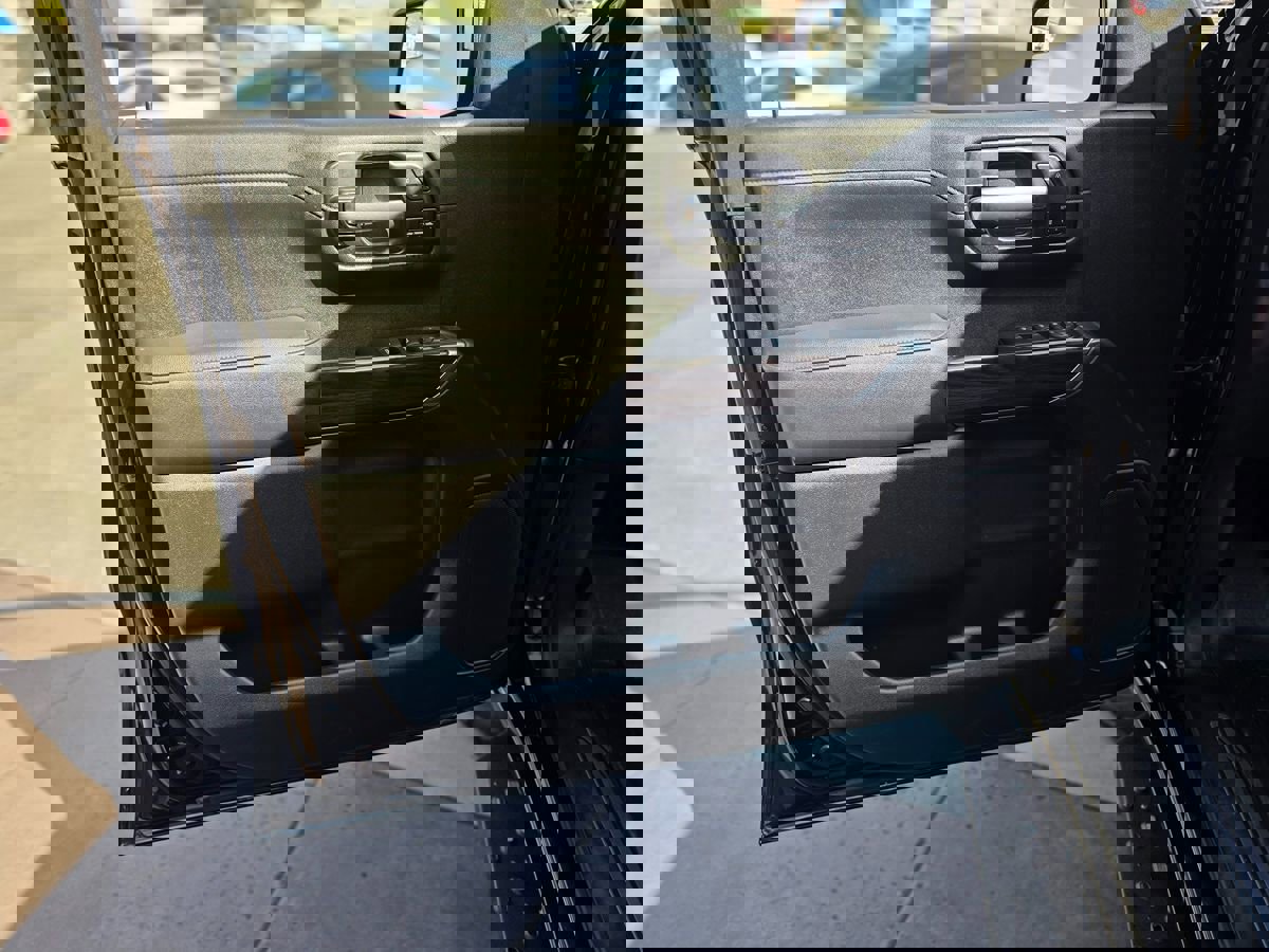 Used 2021 GMC Sierra 1500 SLT image 30