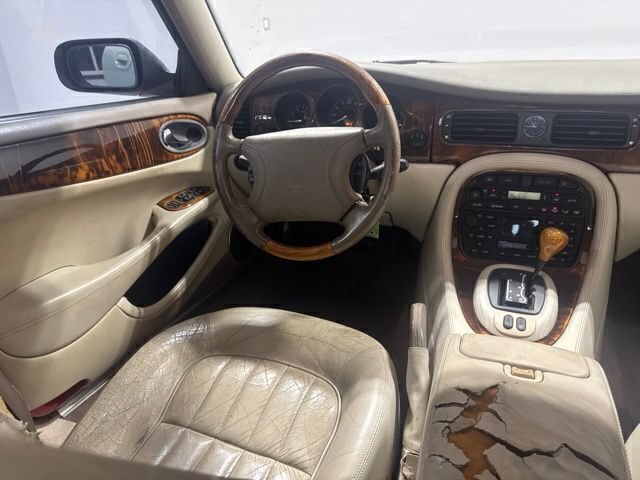 Used 2000 Jaguar XJ8 RWD image 19