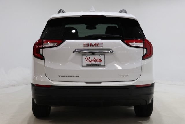 Used 2024 GMC Terrain SLE w/ Driver Convenience Package AWD/4WD image 7
