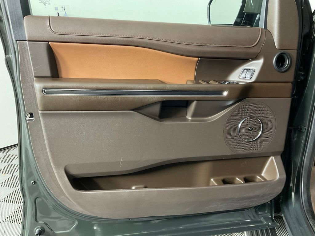 Certified 2023 Ford Expedition King Ranch RWD image 11